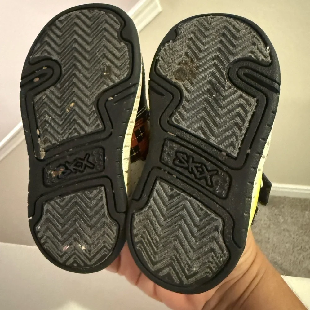 Skechers SpongeBob Baby Shoes - Black and Yellow Size 5